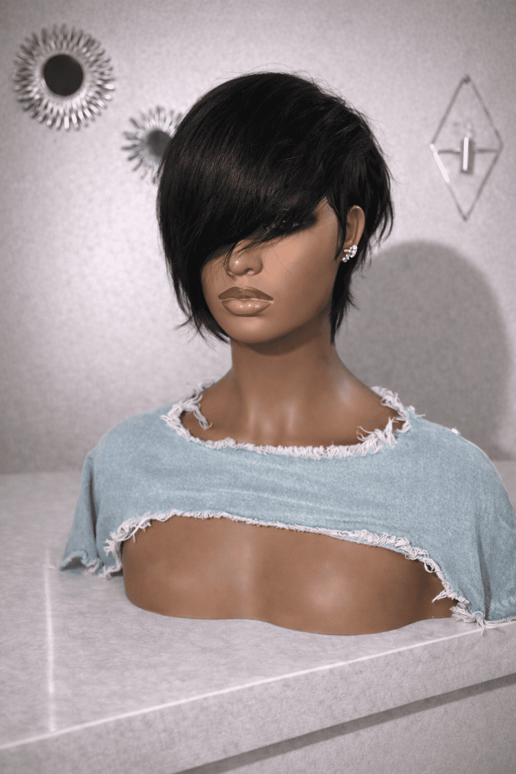 SIDE-SWEPT CHIC